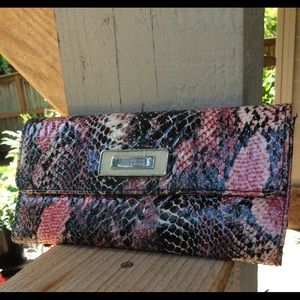 Kenneth Cole wallet snake skin texture pink